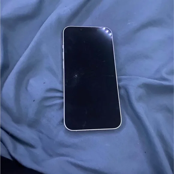 Apple iPhone - White - Picture 2 of 2